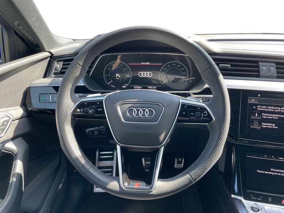 Audi Q8 e-tron 55 S-line quattro 5d