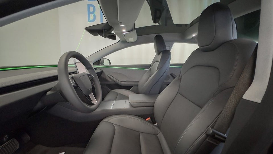 Tesla Model 3 RWD 4d