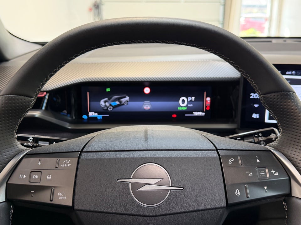 Opel Grandland-e 73 GS Sky 5d