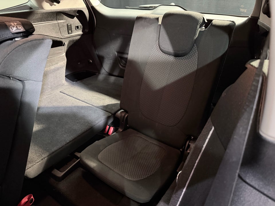 BMW 216i 1,5 Active Tourer Advantage 5d