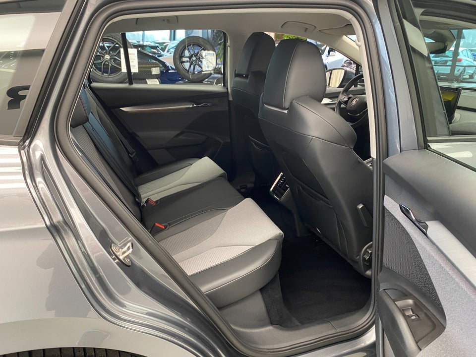 Skoda Enyaq 50 iV 5d