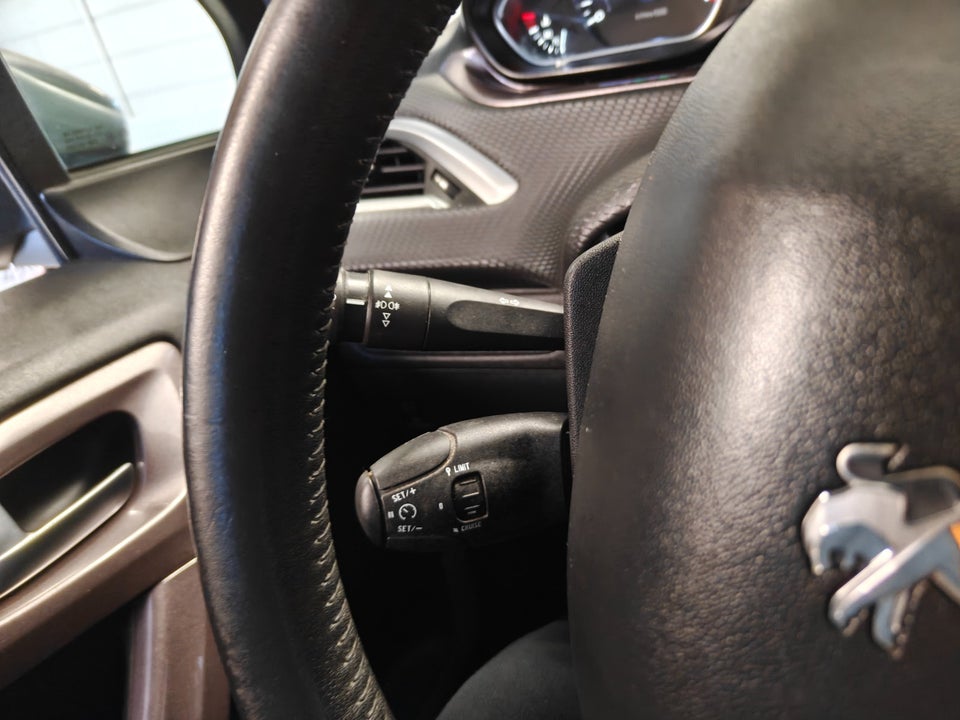 Peugeot 2008 1,2 VTi 82 Active Motion 5d