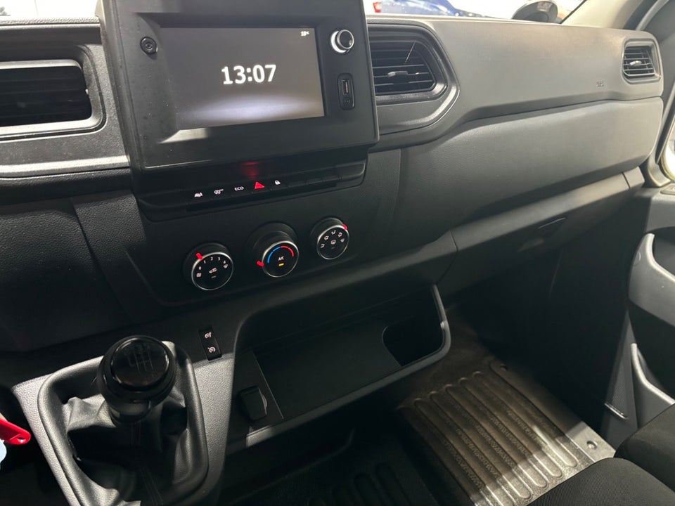 Nissan Interstar 2,3 dCi 150 L2H2 N-Connecta Van