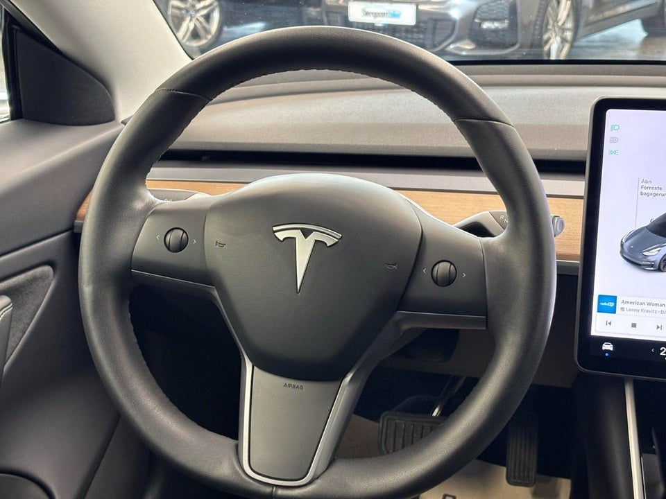 Tesla Model 3 Standard Range+ RWD 4d