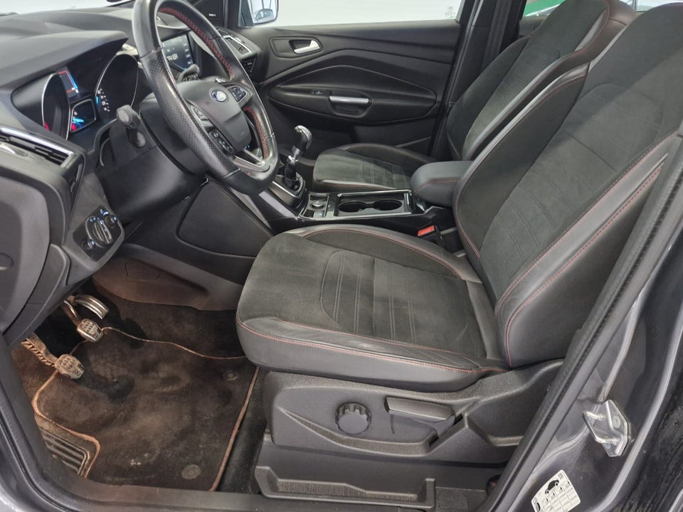 Ford Kuga 1,5 EcoBoost ST-Line 5d