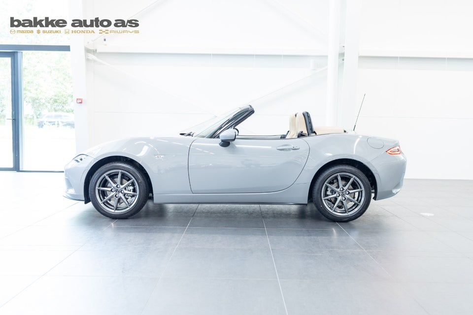 Mazda MX-5 1,5 SkyActiv-G 132 Roadster Kazari 2d