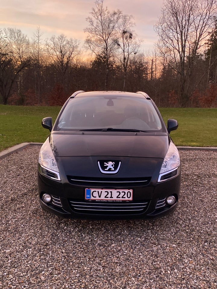 Peugeot 5008 1,6 HDi 114 Style 5d