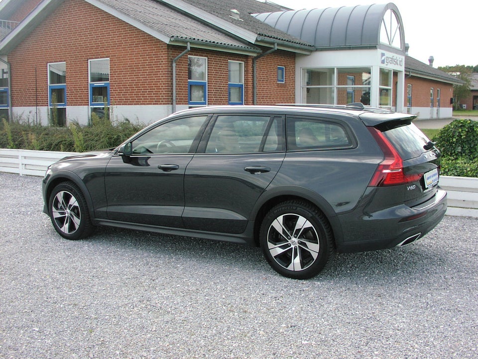 Volvo V60 CC 2,0 D4 190 aut. AWD 5d