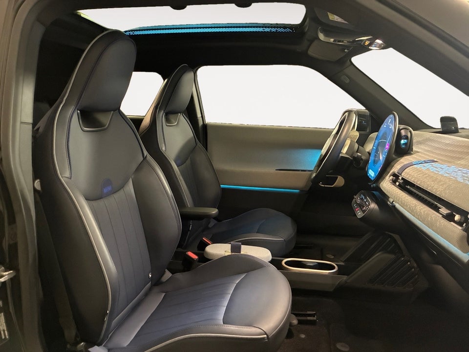 MINI Cooper E Favoured Trim L 3d