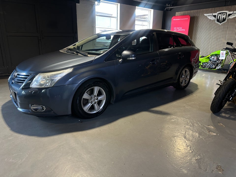 Toyota Avensis 2,0 VVT-i T2 stc. E-CVT 5d