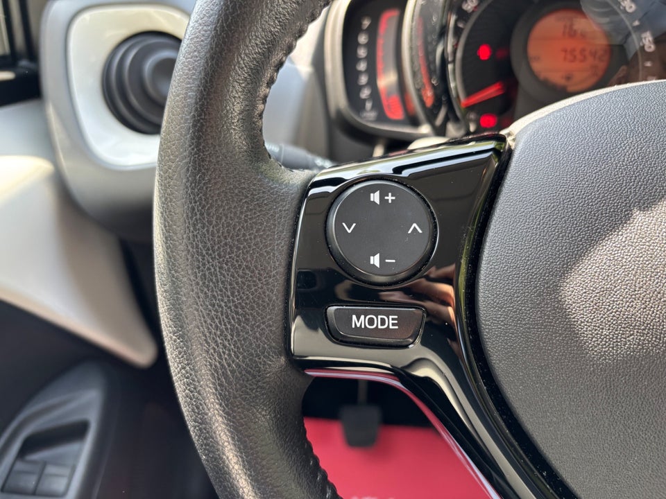Toyota Aygo 1,0 VVT-i x-press 5d