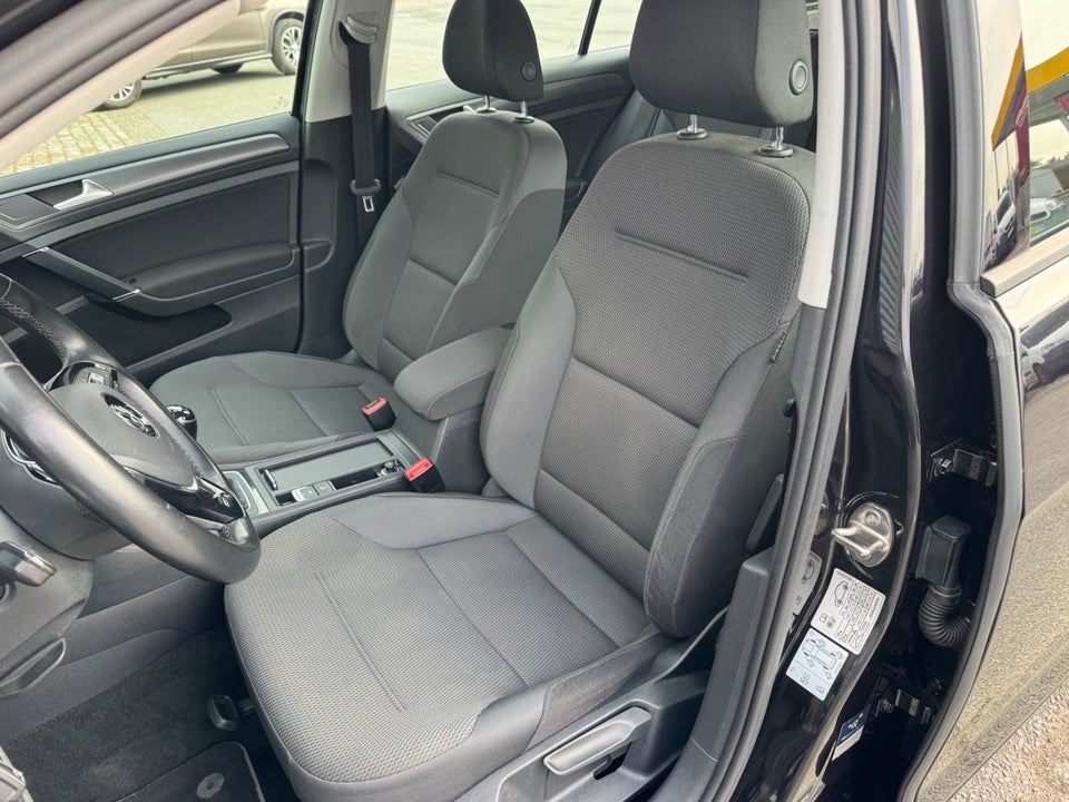 VW Golf VII 1,5 TSi 130 Comfortline Variant 5d