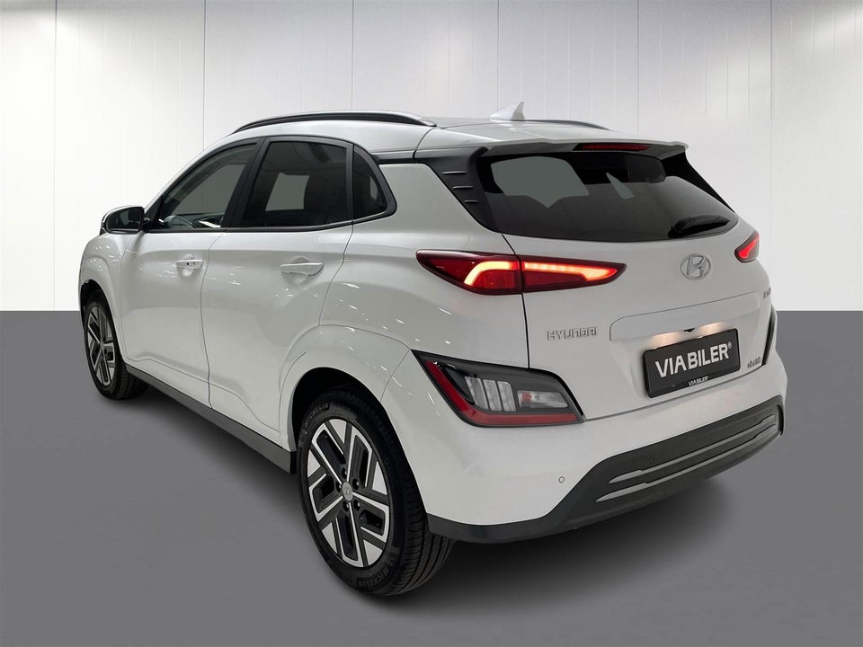 Hyundai Kona 64 EV Essential 5d