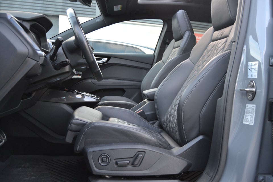 Audi Q4 e-tron 50 S-line quattro 5d