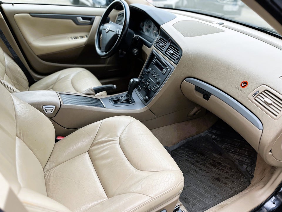 Volvo S60 2,4 140 Momentum aut. 4d