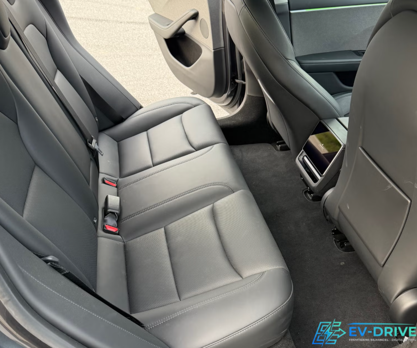 Tesla Model 3 RWD 4d