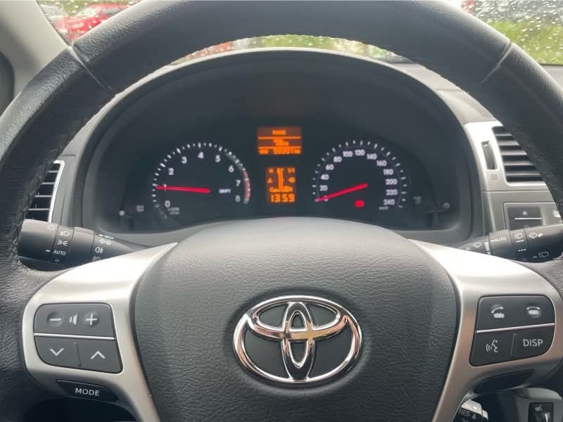 Toyota Avensis 1,8 VVT-i T2 Premium stc. 5d