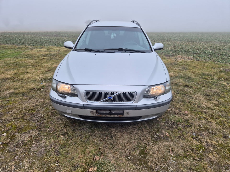 Volvo V70 2,4 T 200 aut. 5d