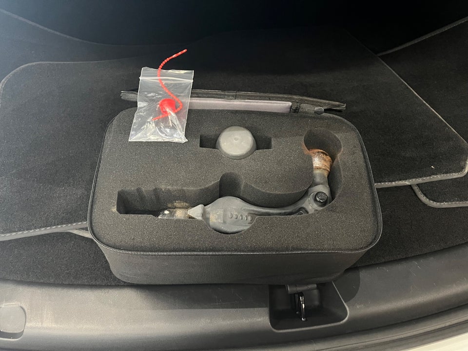Tesla Model Y Long Range RWD 5d