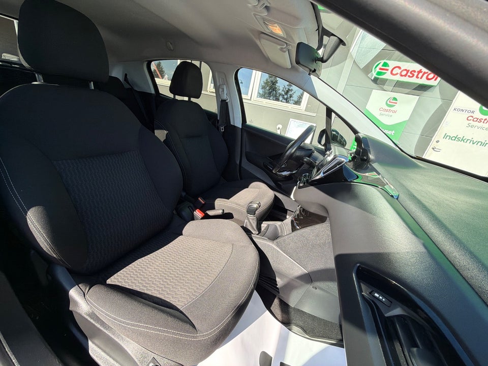 Peugeot 208 1,2 VTi 82 Allure 5d