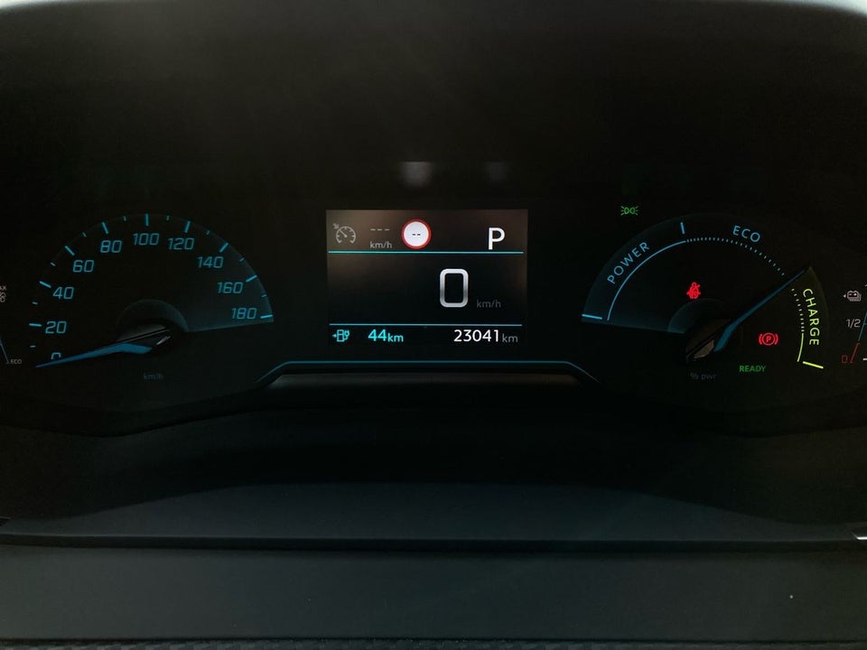 Peugeot e-208 50 Style 5d