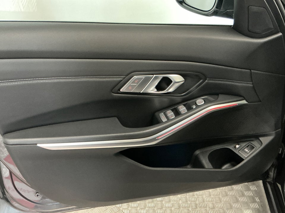 BMW 330e 2,0 Touring Sport Line aut. 5d