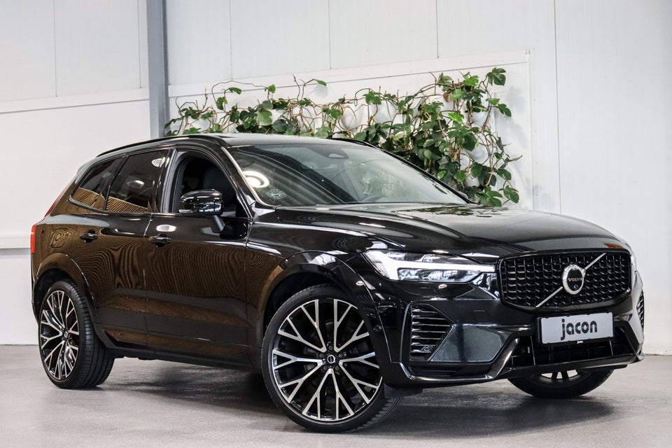 Volvo XC60 2,0 T8 ReCharge R-Design aut. AWD 5d