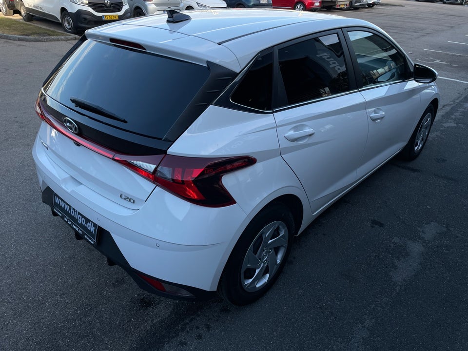 Hyundai i20 1,0 T-GDi Essential DCT 5d