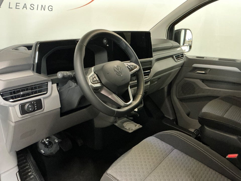 VW e-Caravelle 64 Life SWB