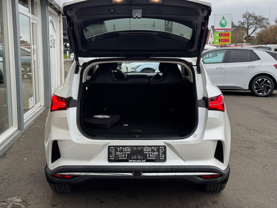 MG Marvel R Luxury 5d