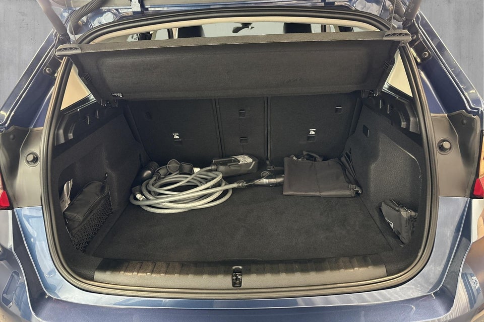 BMW iX1 eDrive20 X-Line 5d