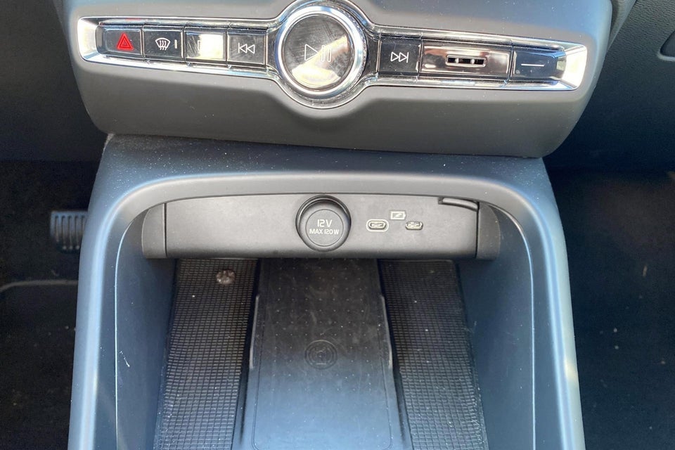 Volvo EX40 Extended Range Plus 5d