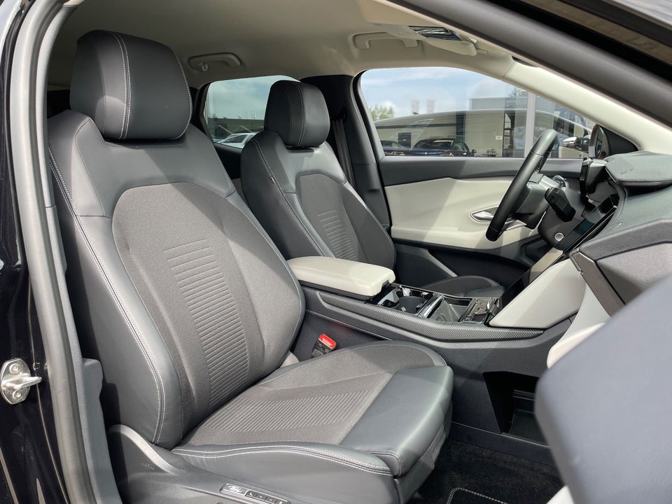 Ford Explorer 77 Premium Extended Range 5d