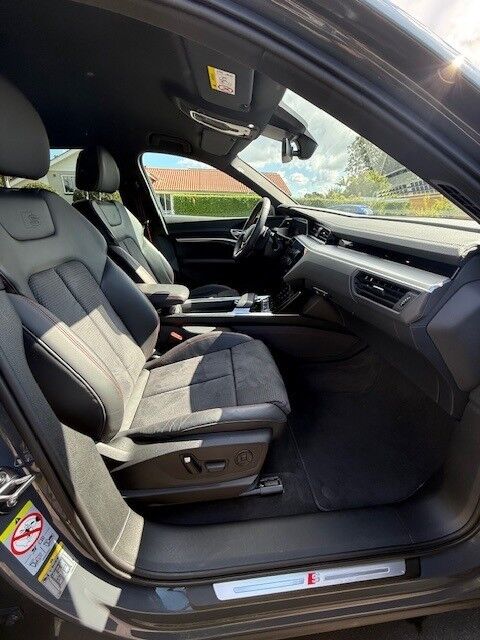 Audi Q8 e-tron 55 S-line quattro 5d