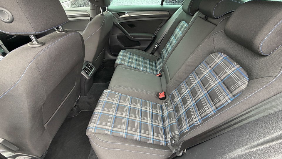 VW Golf VII 1,4 GTE DSG 5d