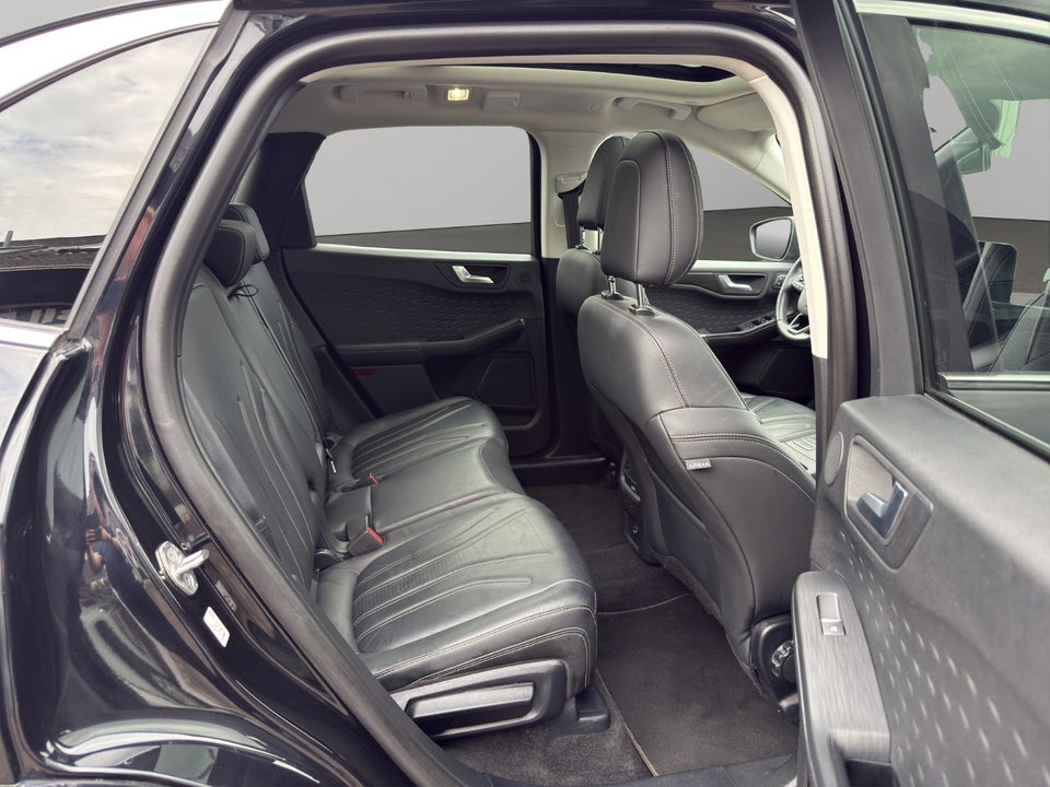 Ford Kuga 2,5 PHEV Vignale CVT 5d