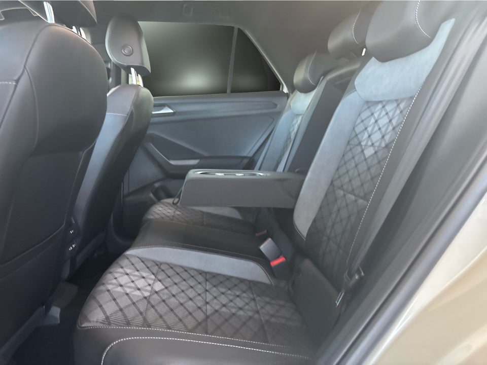 VW T-Roc 1,5 TSi 150 R-line+ DSG 5d