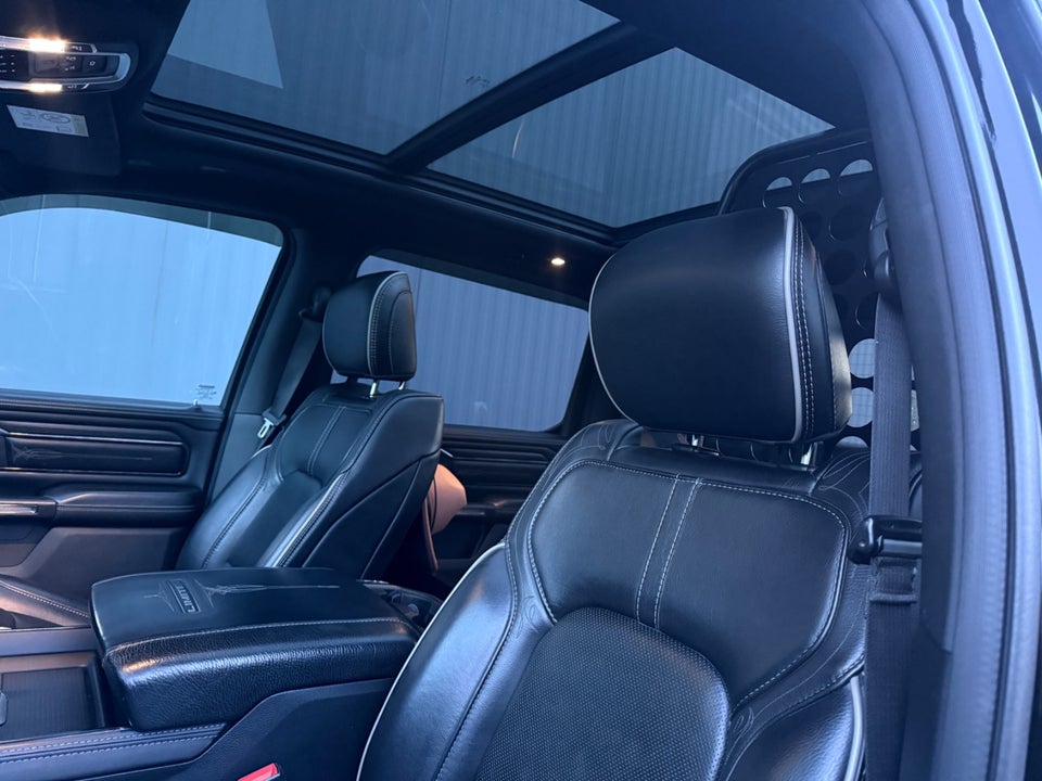 Dodge RAM 1500 5,7 V8 Hemi Limited Night aut. 4d