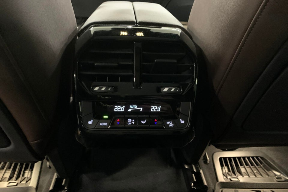 BMW iX xDrive40 Fully Charged 5d