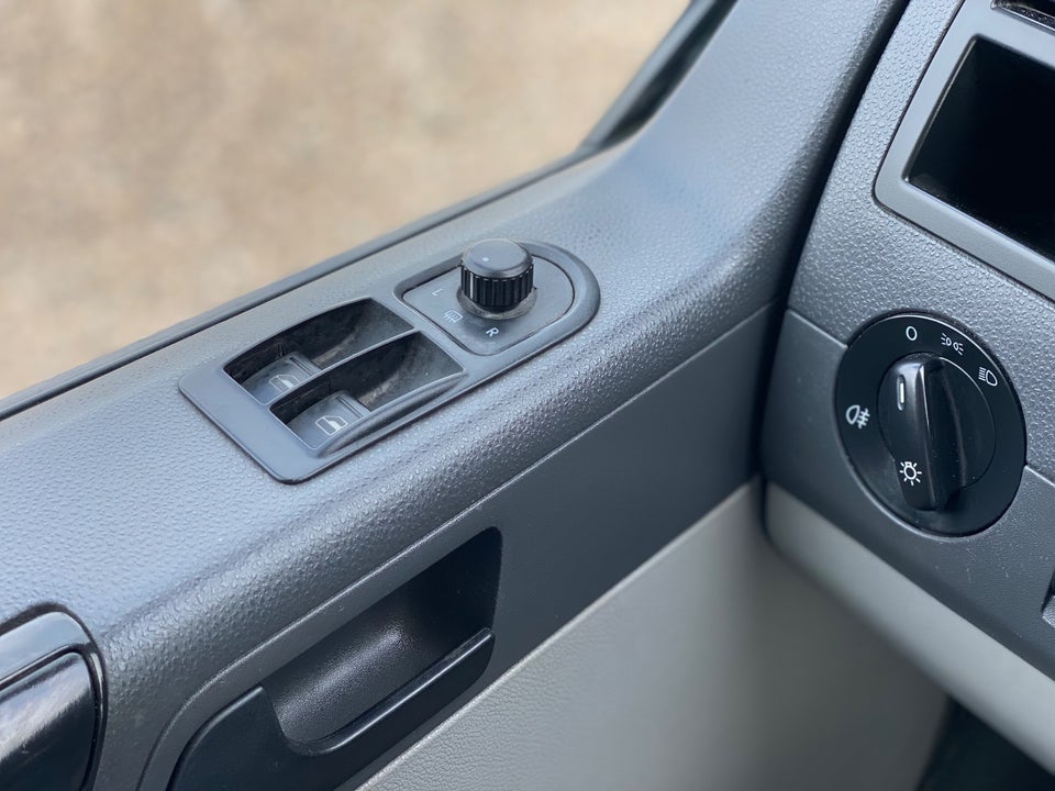 VW Transporter 2,0 TDi 140 Kassevogn DSG lang