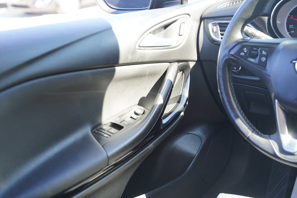 Opel Astra 1,5 D 105 Elegance Sports Tourer 5d
