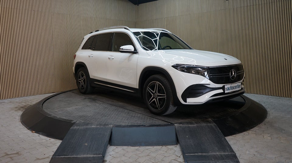 Mercedes EQB250 AMG Line 5d