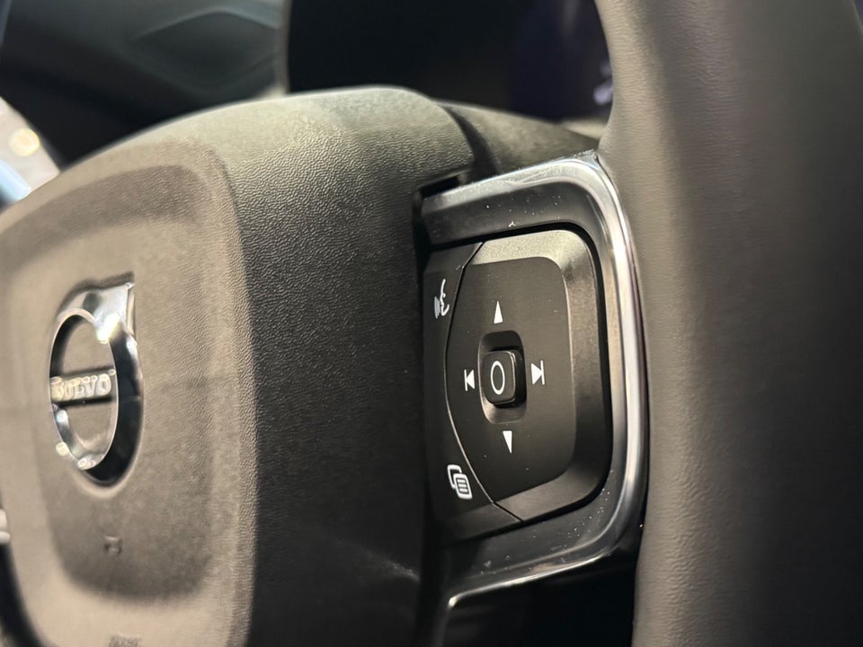 Volvo XC40 ReCharge Extended Range Plus 5d