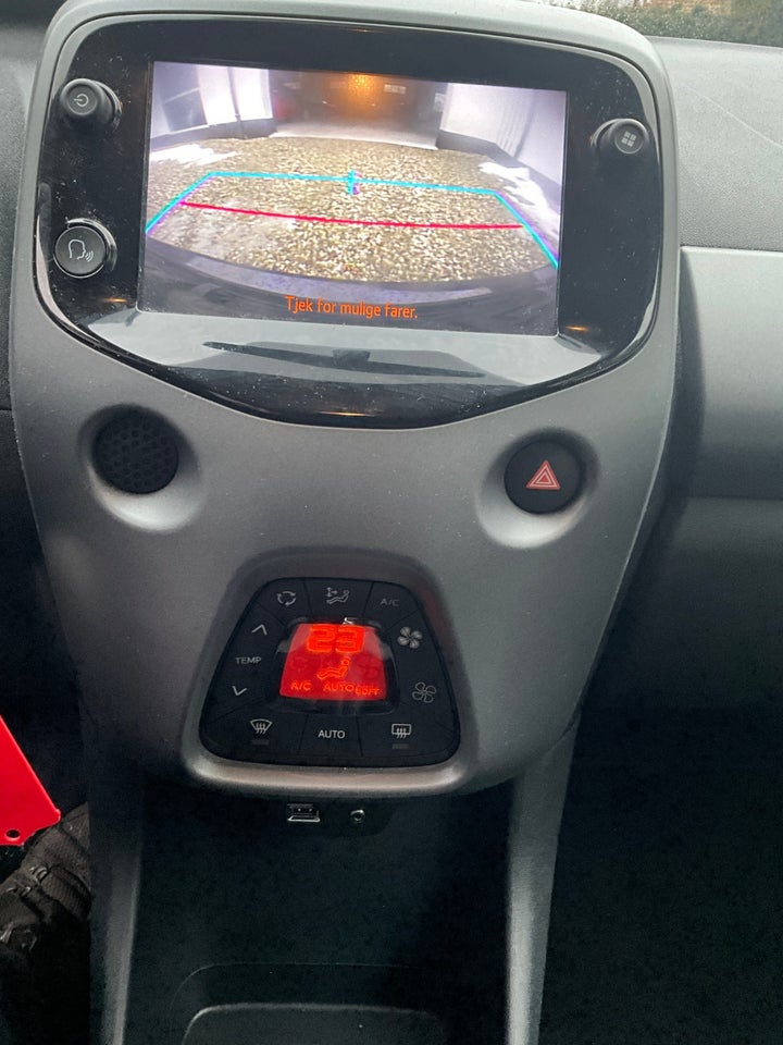 Toyota Aygo 1,0 VVT-i x-pose 5d