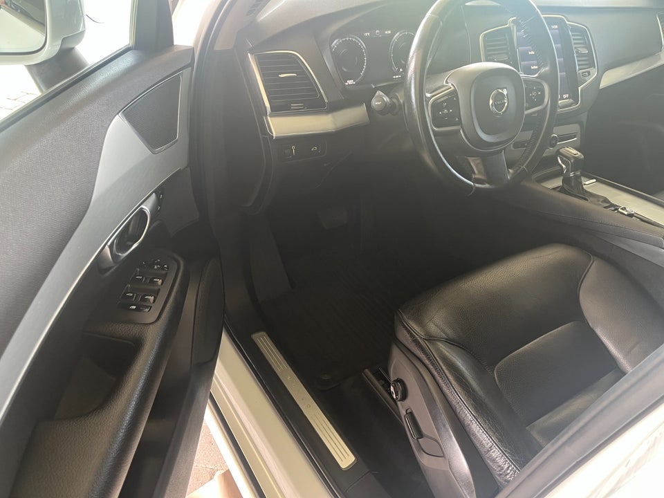 Volvo XC90 2,0 D4 190 Momentum aut. 7prs 5d