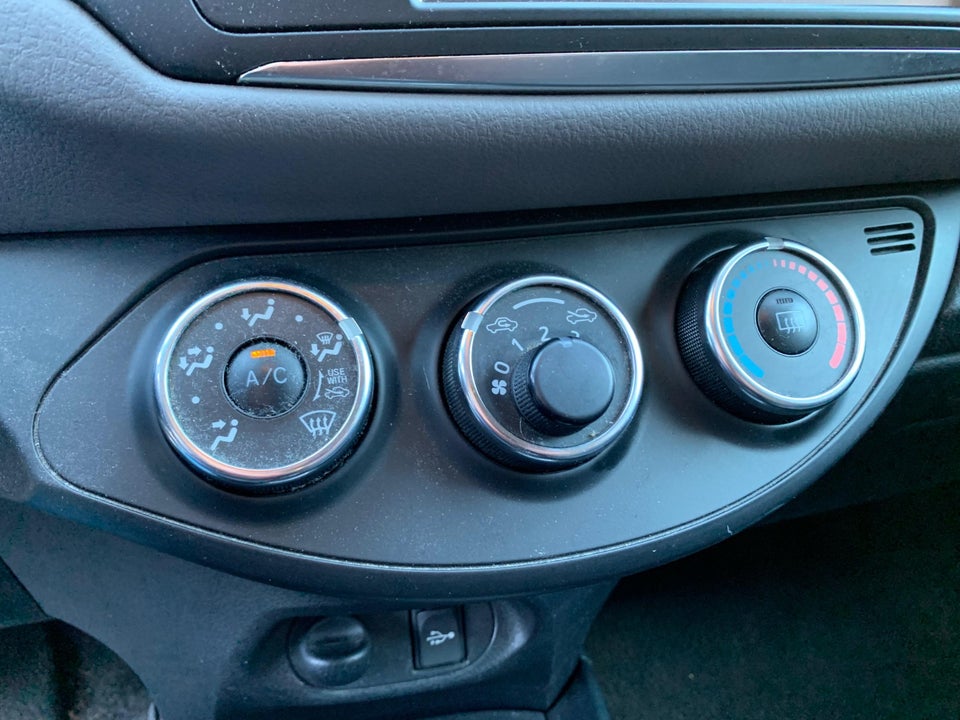 Toyota Yaris 1,0 VVT-i T1 5d