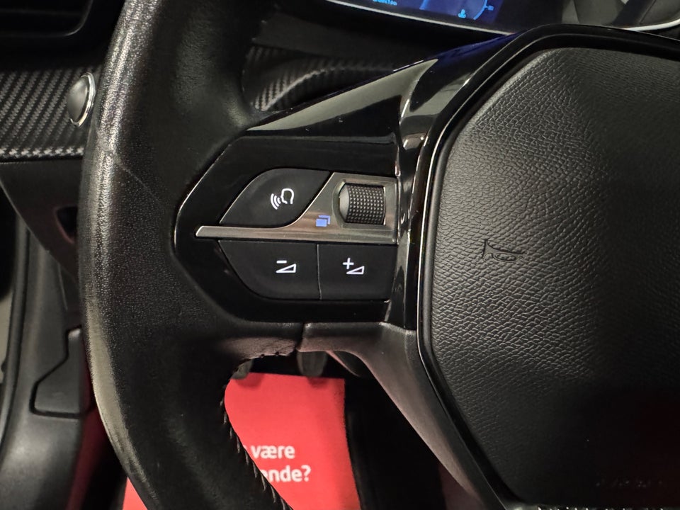 Peugeot 208 1,2 PureTech 100 Allure Sky 5d