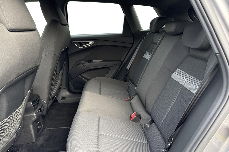 Audi Q4 e-tron 40  5d