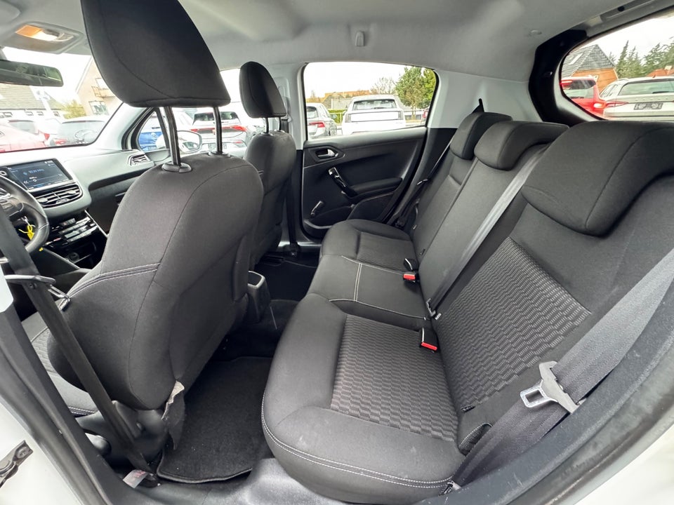 Peugeot 208 1,5 BlueHDi 100 Envy 5d