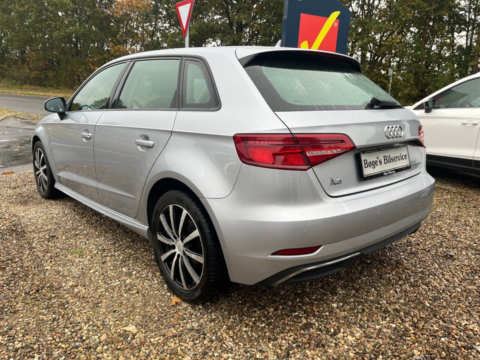 Audi A3 1,4 e-tron Sportback S-tr. 5d